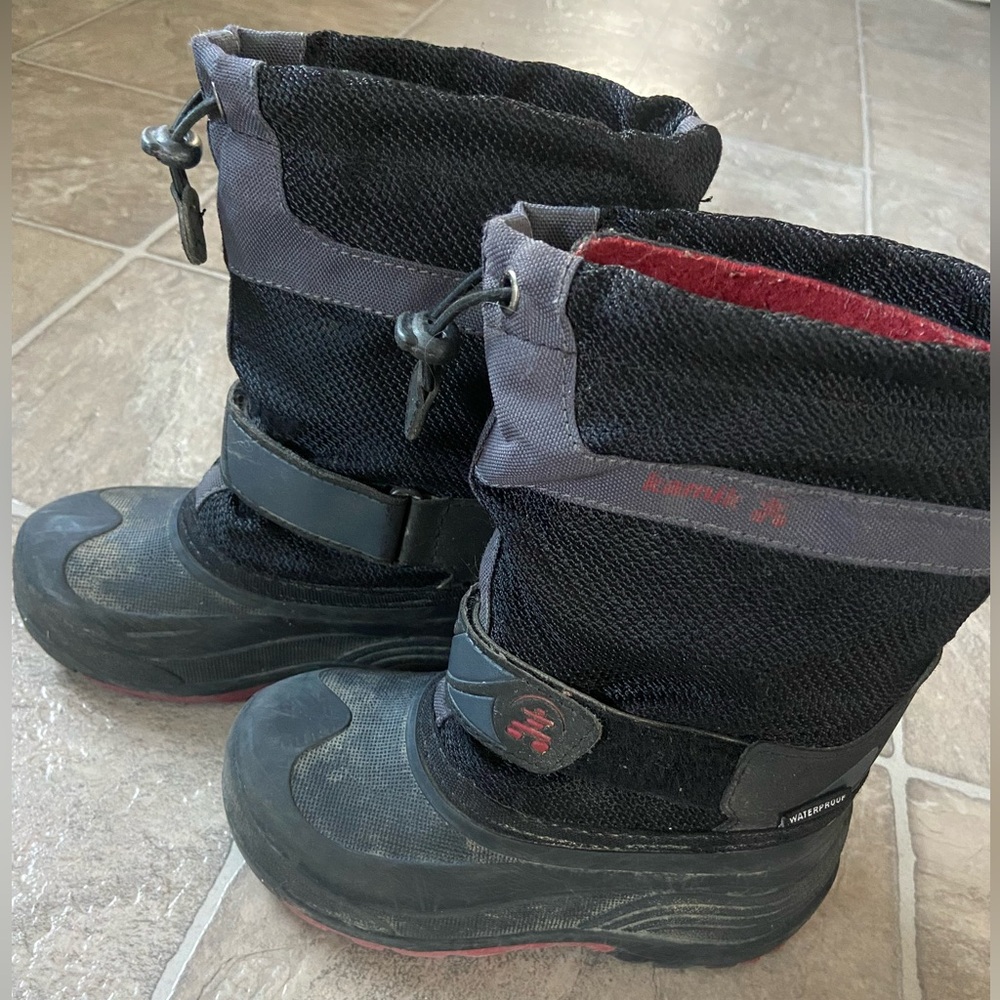 Kamik Kid’s Black and Gray Snow Boots- Size 11